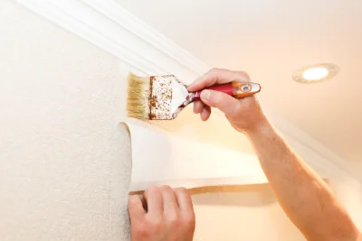Pose de papier peint à Forcé — revêtements muraux et toiles de verre
